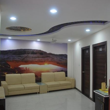 Hotel Krishna Galaxy Kanpur Eksteriør billede