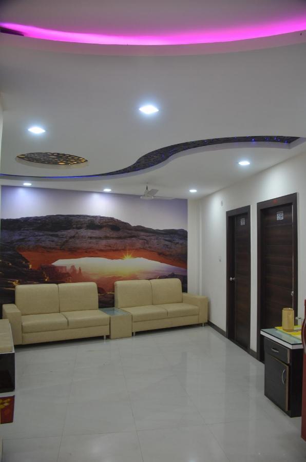 Hotel Krishna Galaxy Kanpur Eksteriør billede