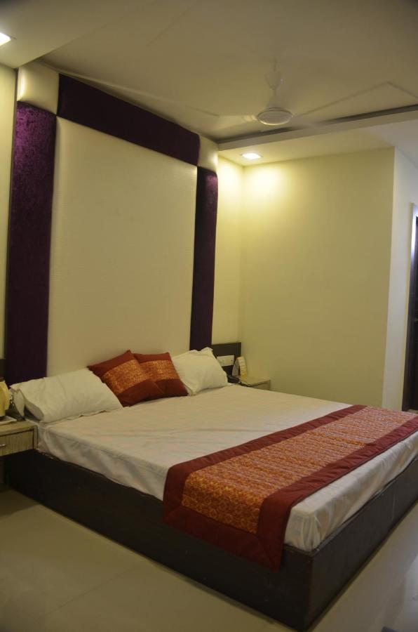 Hotel Krishna Galaxy Kanpur Eksteriør billede