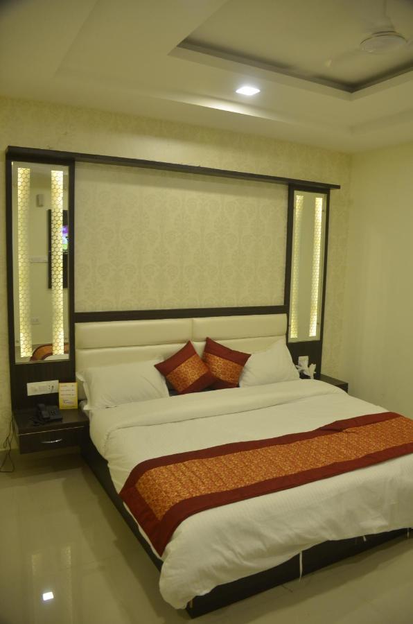 Hotel Krishna Galaxy Kanpur Eksteriør billede